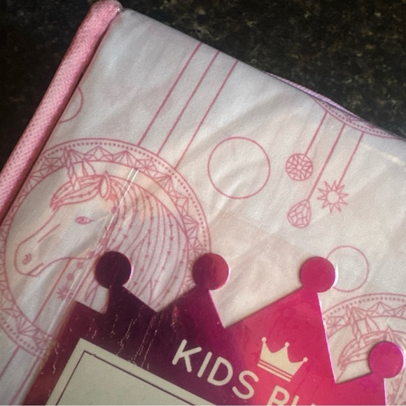 Pink and White 4-Piece Full Sheet Set - Picture 4 of 4